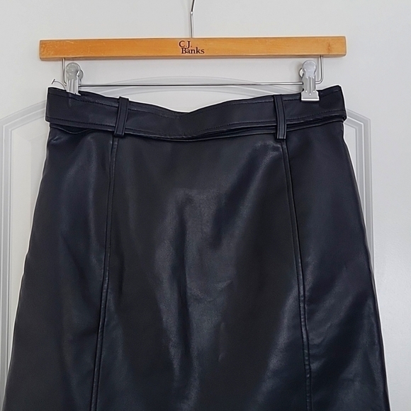 BAGATELLE COLLECTION BLACK FAUX LEATHER SKIRT WITH FRONT POCKETS TIE WAIST MED - Picture 10 of 16